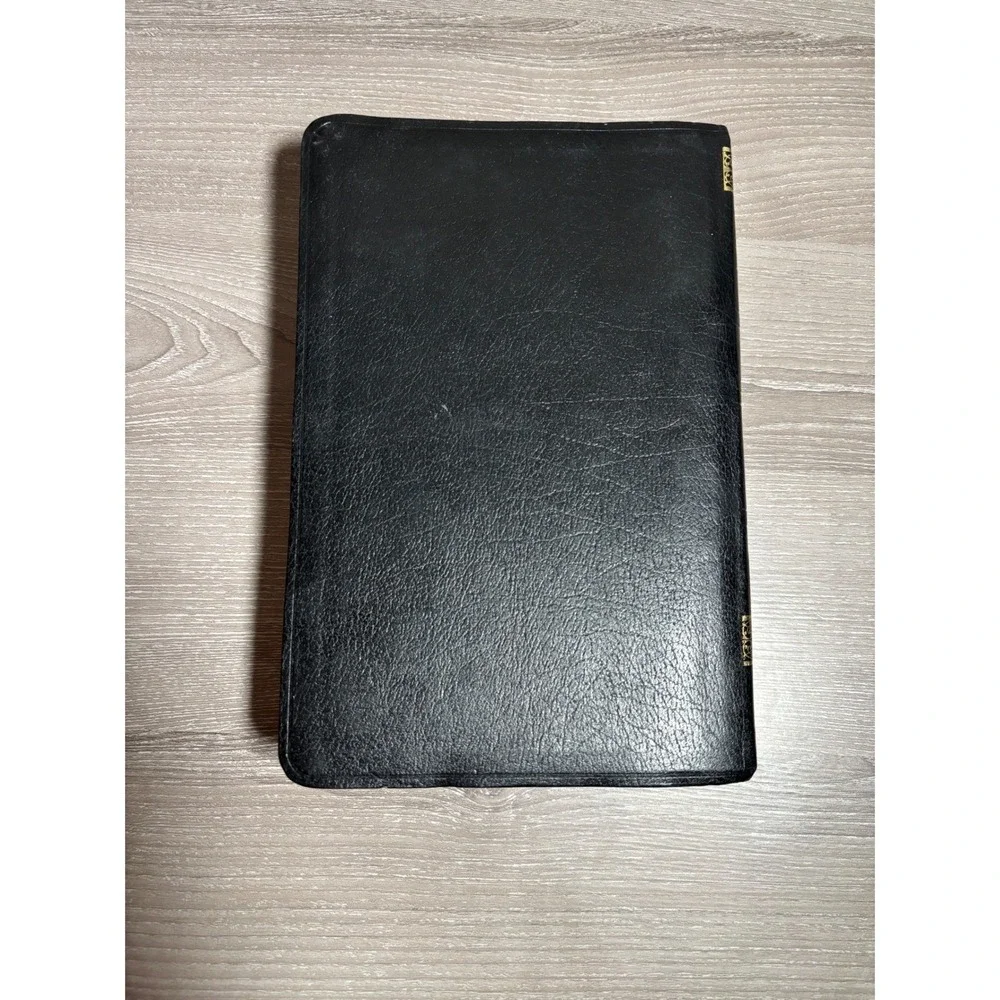 Thomas Nelson KJV Holy Bible Giant Print Red Letter Reference 883C Black Leather